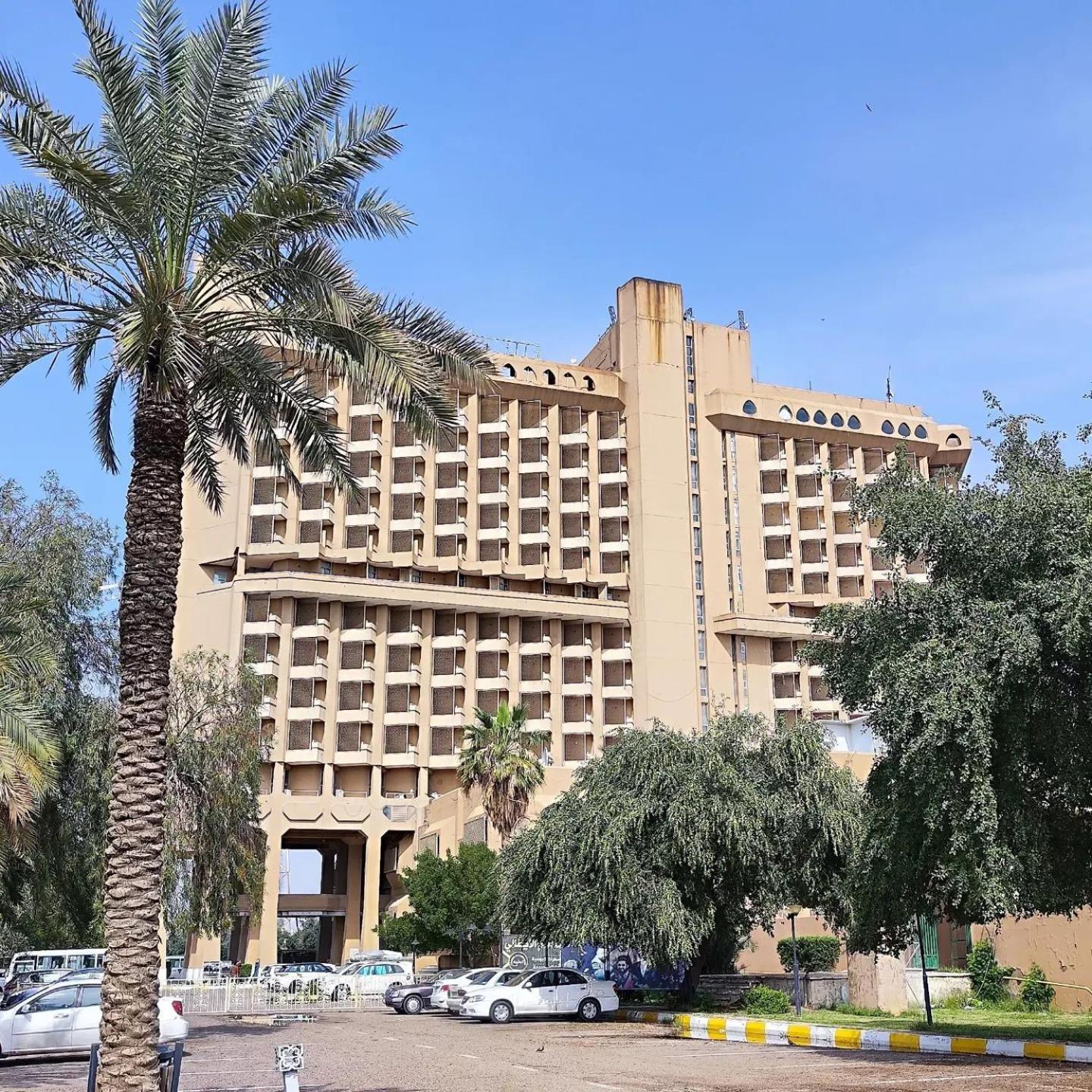 Almansour Hotel Baghdād Exteriör bild